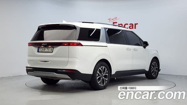 Kia Carnival 2022 — ფოტო 2/20
