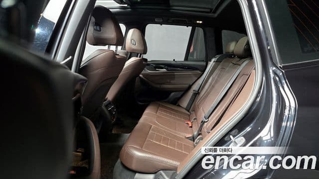 BMW X3 2018 — ფოტო 13/18