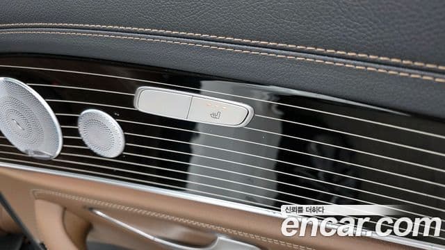Mercedes-Benz E-Class 2021 — Фото 18/20