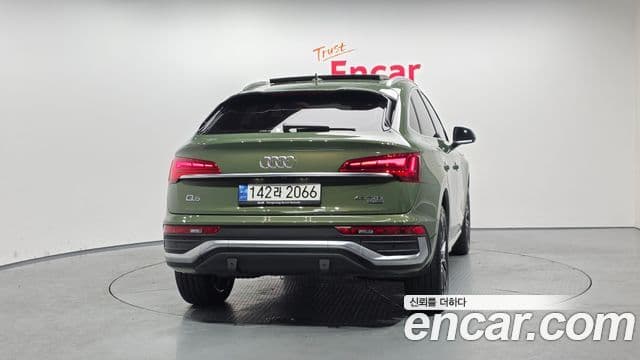 Audi Q5 2022 — ფოტო 4/20