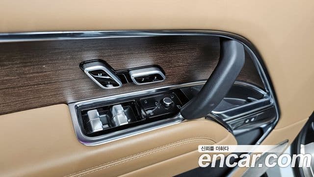Land Rover Range Rover 2023 — Фото 14/20