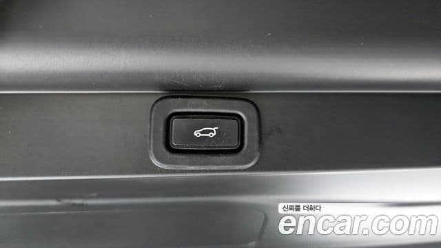 Land Rover Range Rover 2023 — Фото 18/20