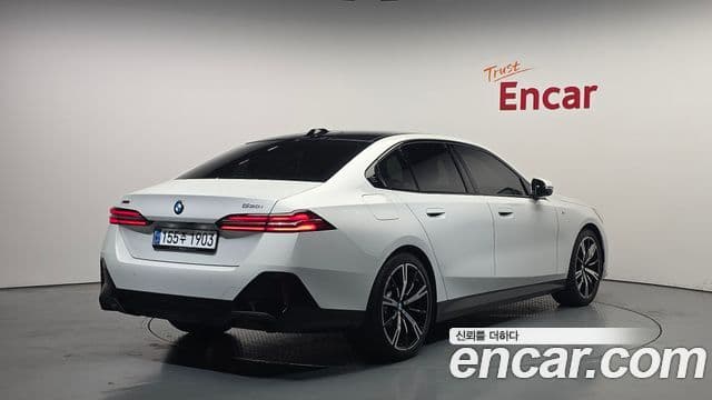 BMW 5 Series 2024 — ფოტო 2/20