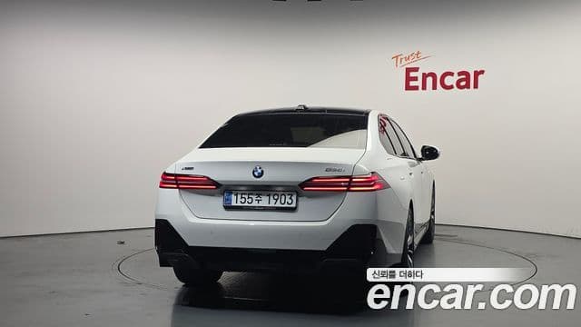 BMW 5 Series 2024 — ფოტო 4/20