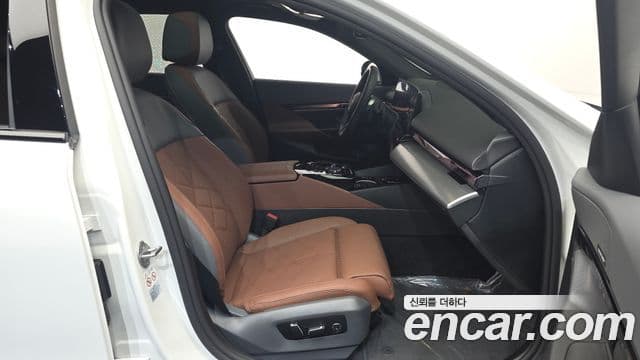 BMW 5 Series 2024 — ფოტო 10/20