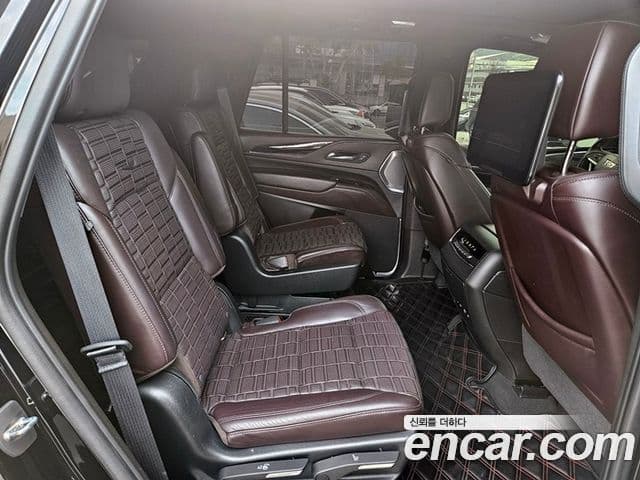 Cadillac Escalade 2021 — Фото 17/20