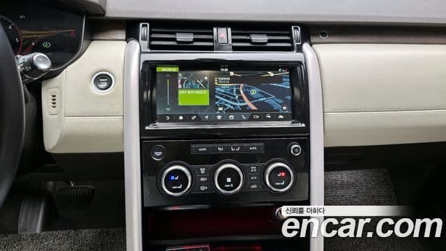 Land Rover Discovery 5 2018 — Фото 14/20