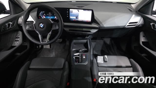 BMW 1 Series 2025 — ფოტო 7/20