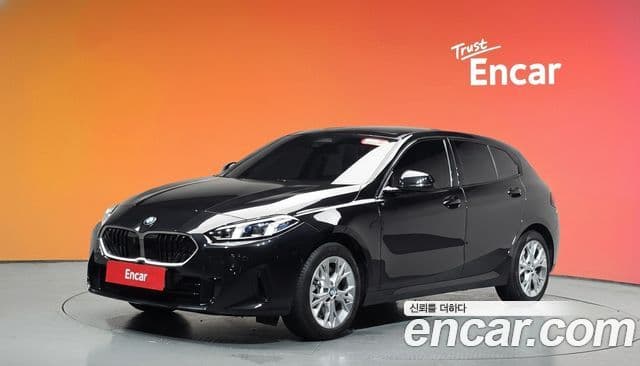 BMW 1 Series 2025 — ფოტო 1/20
