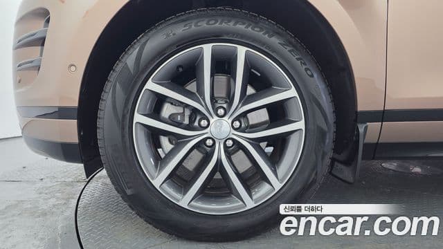 Land Rover Range Rover Evoque 2026 — Фото 8/20