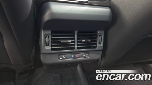 Land Rover Range Rover Evoque 2026 — Фото 18/20