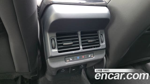 Land Rover Range Rover Evoque 2026 — Фото 18/20