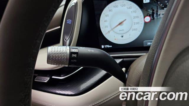 Genesis G90 2025 — Şəkil 19/20