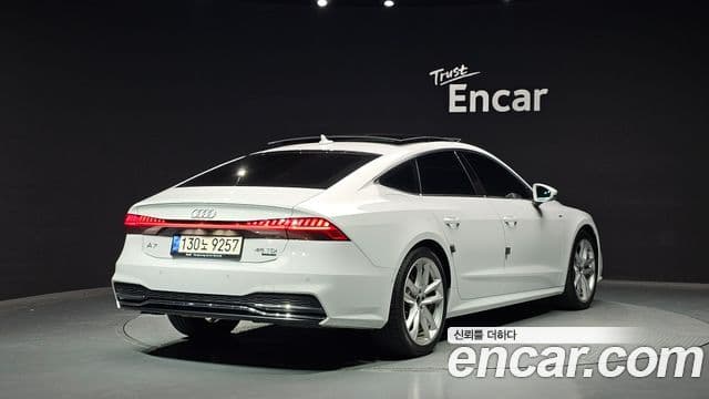 Audi A7 2022 — ფოტო 2/20