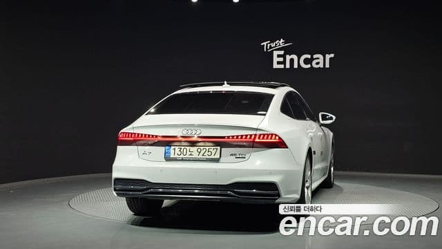 Audi A7 2022 — ფოტო 4/20