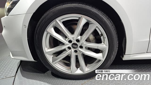 Audi A7 2022 — ფოტო 5/20