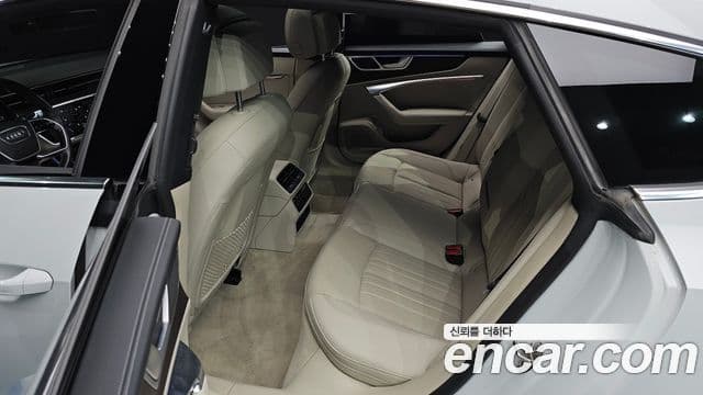 Audi A7 2022 — ფოტო 11/20