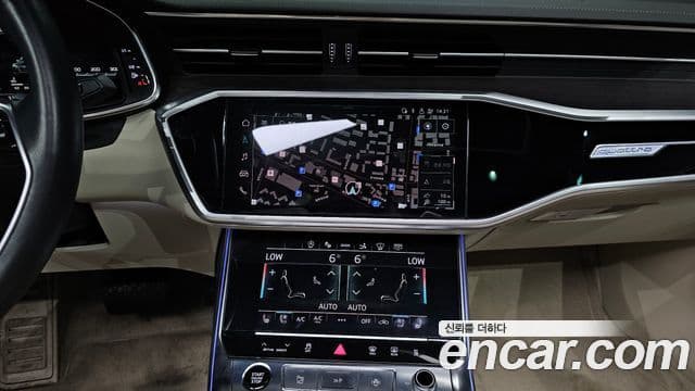 Audi A7 2022 — ფოტო 14/20