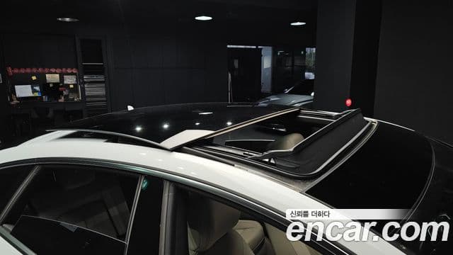 Audi A7 2022 — ფოტო 17/20