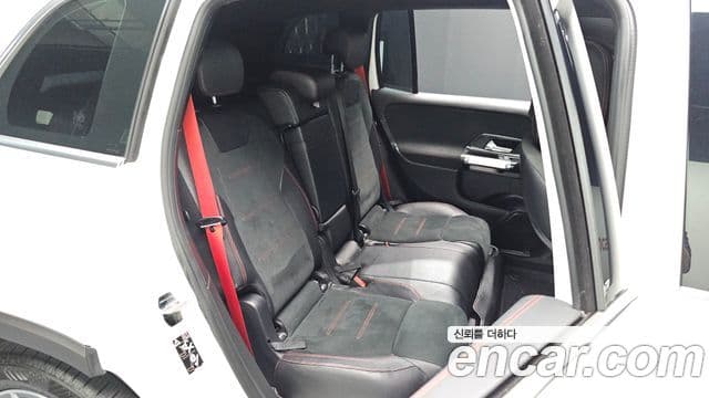 Mercedes-Benz GLB-Class 2021 — Şəkil 11/20