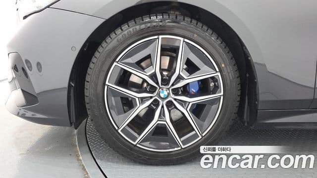 BMW 5 Series 2023 — ფოტო 5/20
