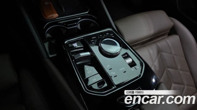 BMW 5 Series 2023 — ფოტო 9/20