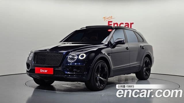 Bentley Bentayga 2018 — Фото 1/20