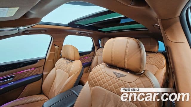 Bentley Bentayga 2018 — Фото 18/20