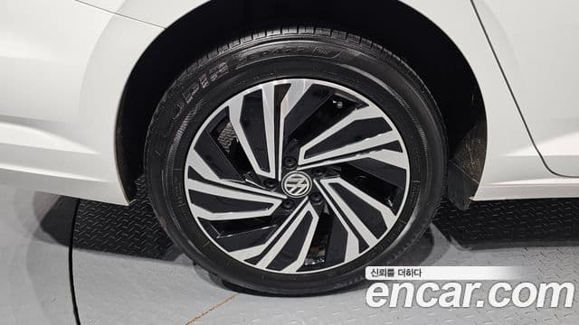 Volkswagen Jetta 2020 — Şəkil 5/20