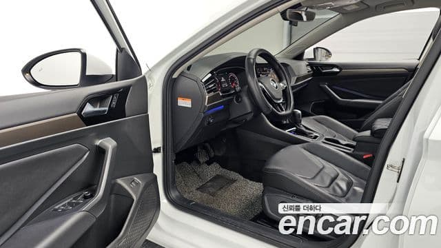 Volkswagen Jetta 2020 — Şəkil 10/20