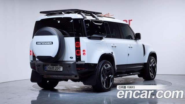 Land Rover Defender 2022 — Фото 2/20