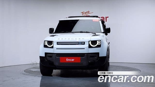 Land Rover Defender 2022 — Фото 3/20