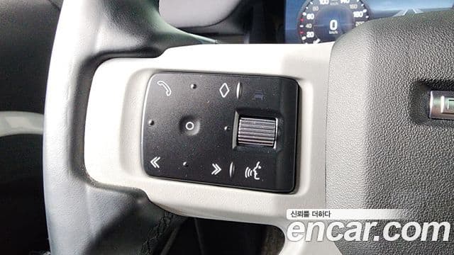 Land Rover Defender 2022 — Фото 18/20