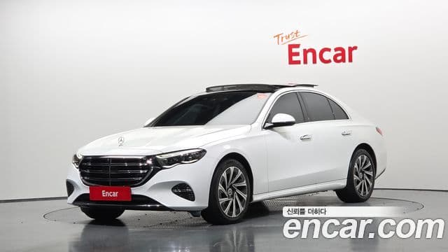 Mercedes-Benz E-Class 2024 — ფოტო 16/16