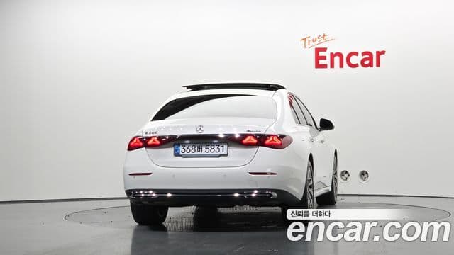 Mercedes-Benz E-Class 2024 — ფოტო 3/16