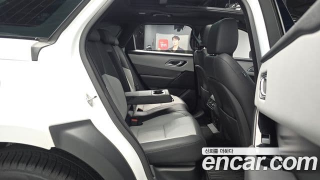 Land Rover Range Rover Velar 2024 — ფოტო 13/20