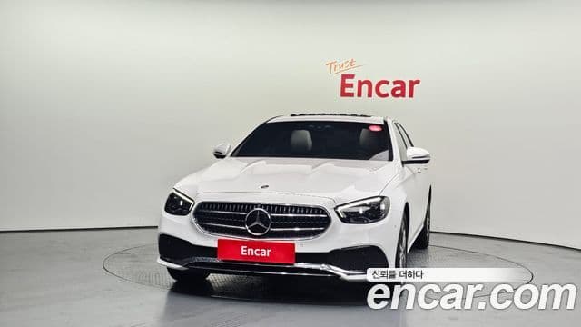 Mercedes-Benz E-Class 2022 — ფოტო 3/20
