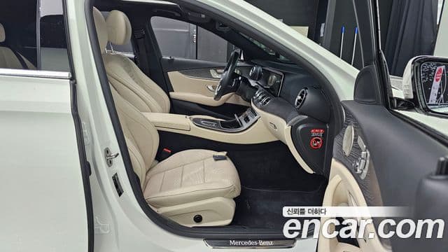 Mercedes-Benz E-Class 2022 — ფოტო 12/20