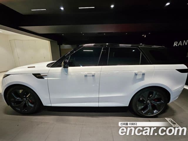 Land Rover Range Rover Sport 2023 — Фото 10/14