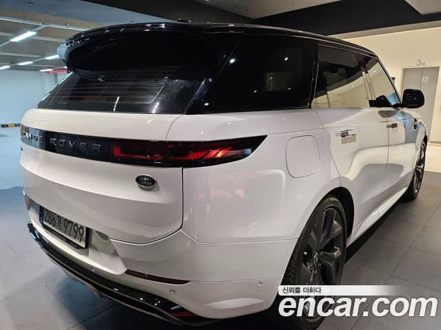Land Rover Range Rover Sport 2023 — Фото 1/14