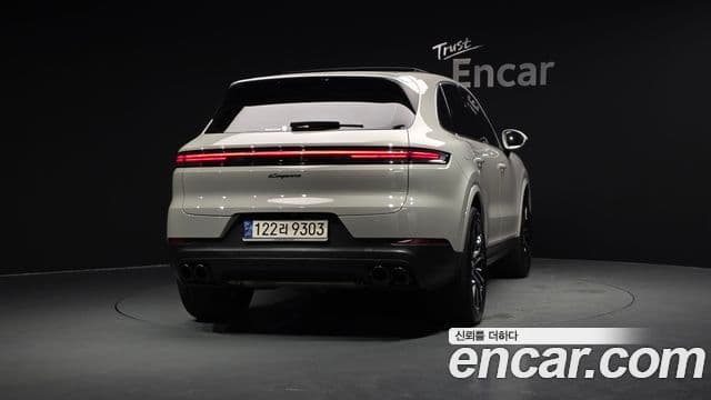 Porsche Cayenne 2023 — Фото 4/20