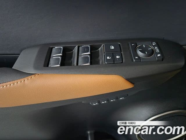 Lexus NX300h 2021 — Şəkil 18/20
