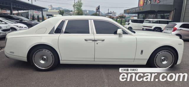 Rolls-Royce Phantom 2025 — Şəkil 14/20