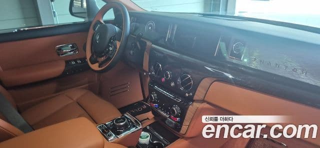 Rolls-Royce Phantom 2025 — Şəkil 19/20