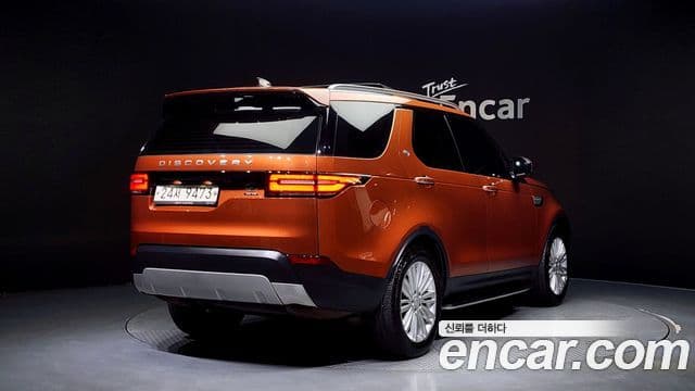 Land Rover Discovery 5 2018 — Фото 2/20
