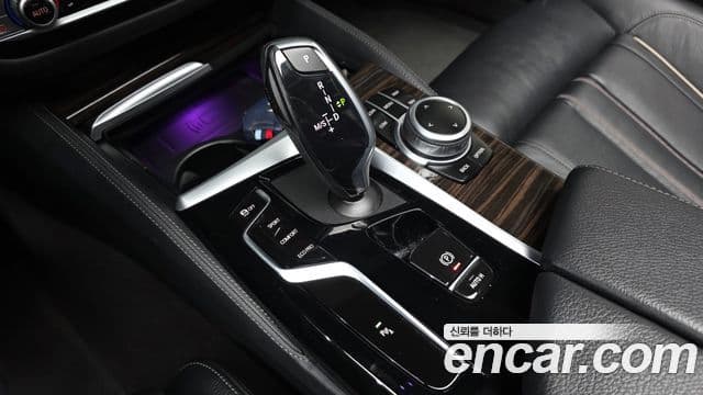 BMW 5 Series 2022 — ფოტო 9/20