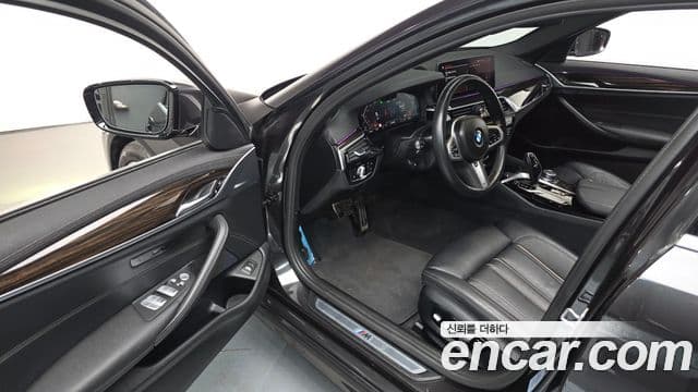 BMW 5 Series 2022 — ფოტო 12/20