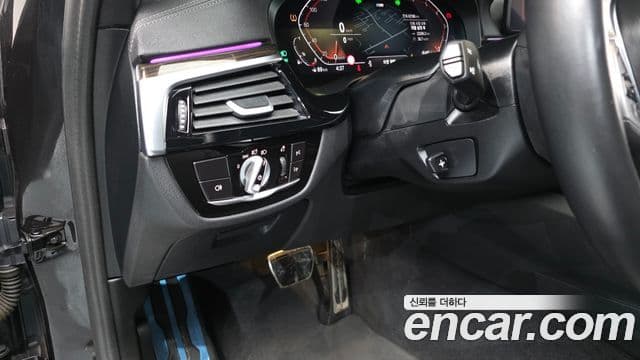 BMW 5 Series 2022 — ფოტო 13/20