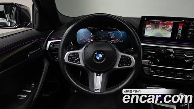 BMW 5 Series 2022 — ფოტო 14/20