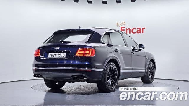 Bentley Bentayga 2020 — Фото 2/20